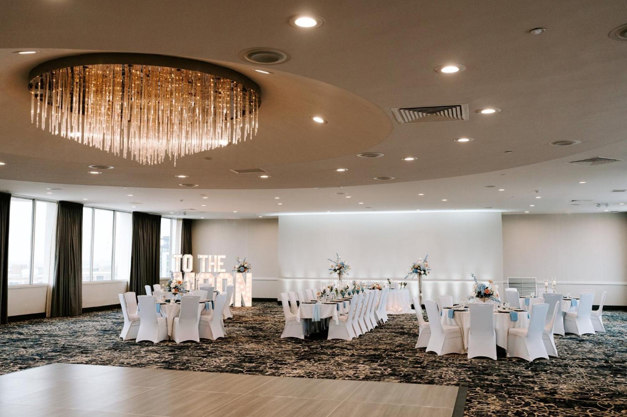 Holiday Inn Sioux Falls-City Center By Ihg Exterior photo
