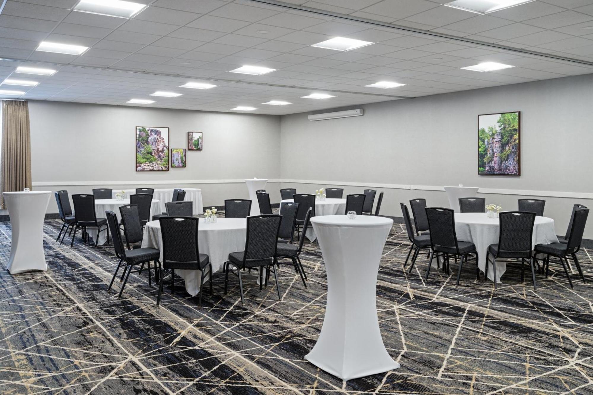 Holiday Inn Sioux Falls-City Center By Ihg Exterior photo