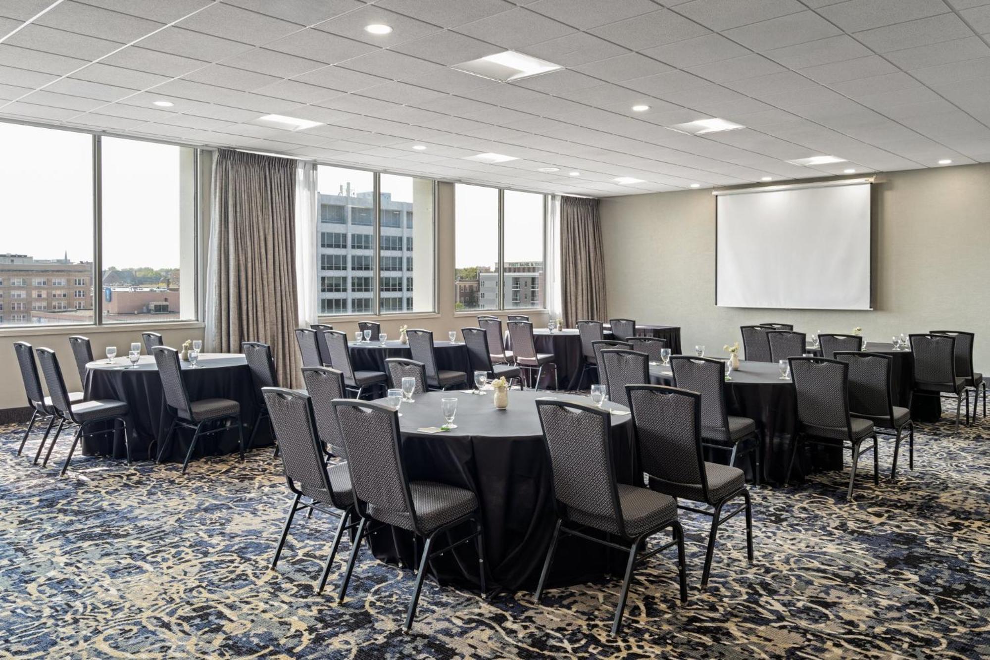 Holiday Inn Sioux Falls-City Center By Ihg Exterior photo